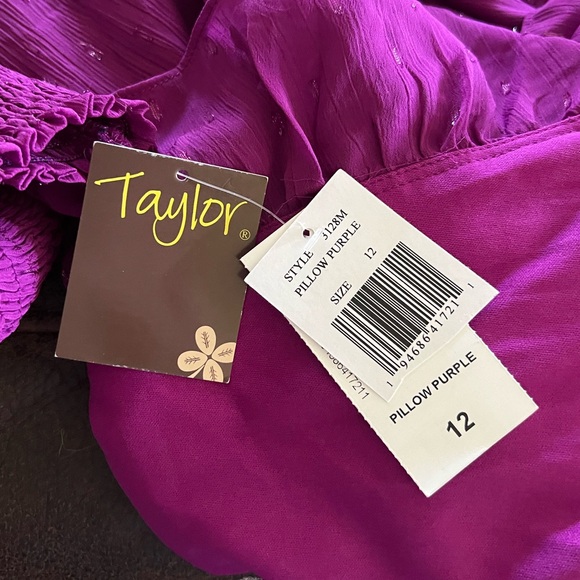 NWT Taylor Women’s Metallic Surplice V-Neck Long Sleeve Ruffled Trim Mini Dress - Picture 13 of 14